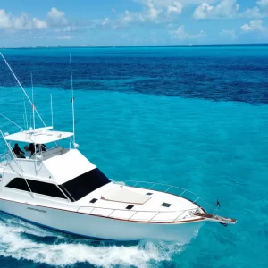 30.-Hatteras 55 Ft Up to 12 people