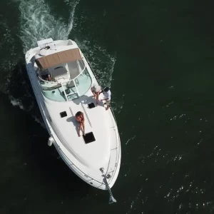 21. SeaRay 35"